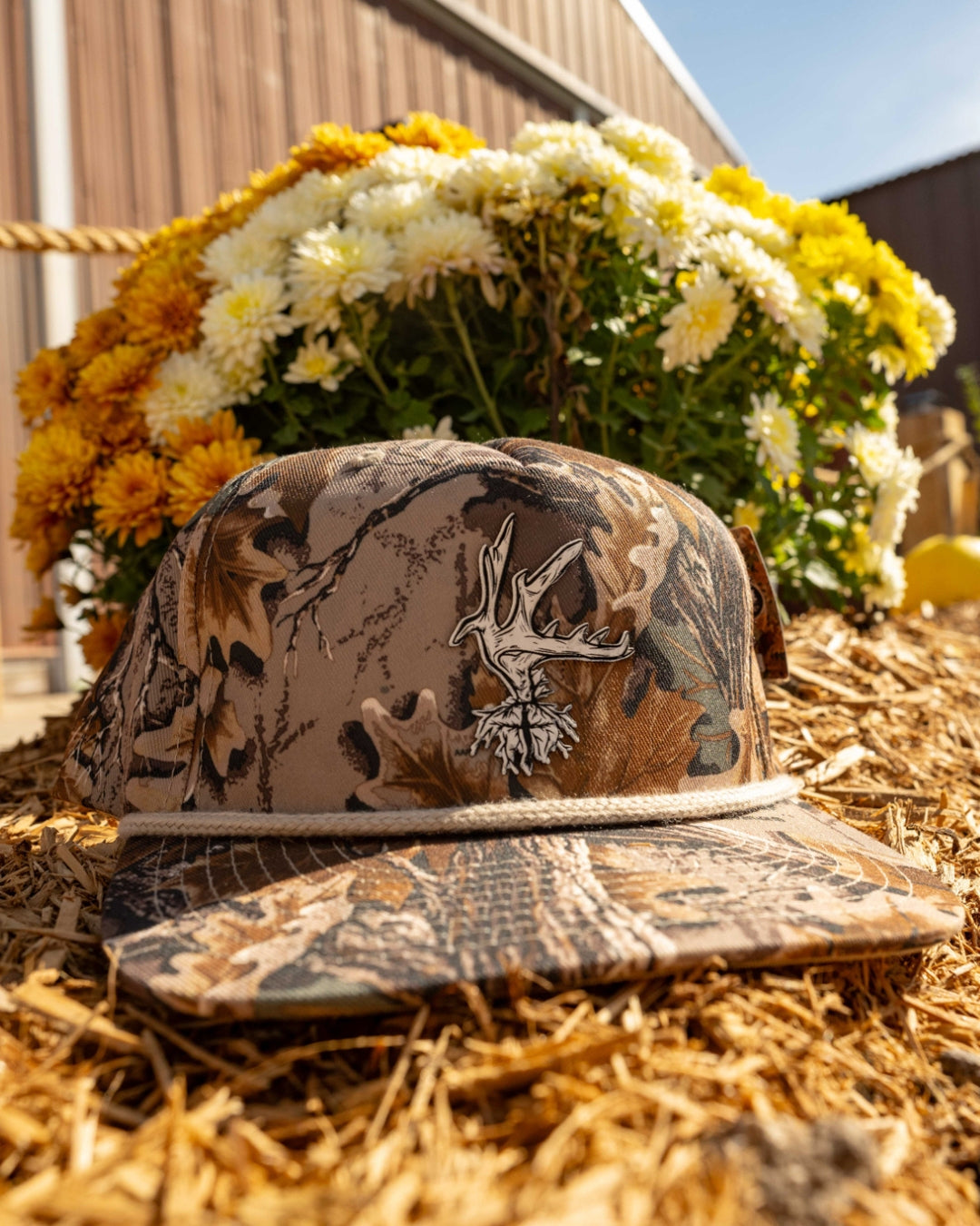 Retro Camo – White Silhouette Hat